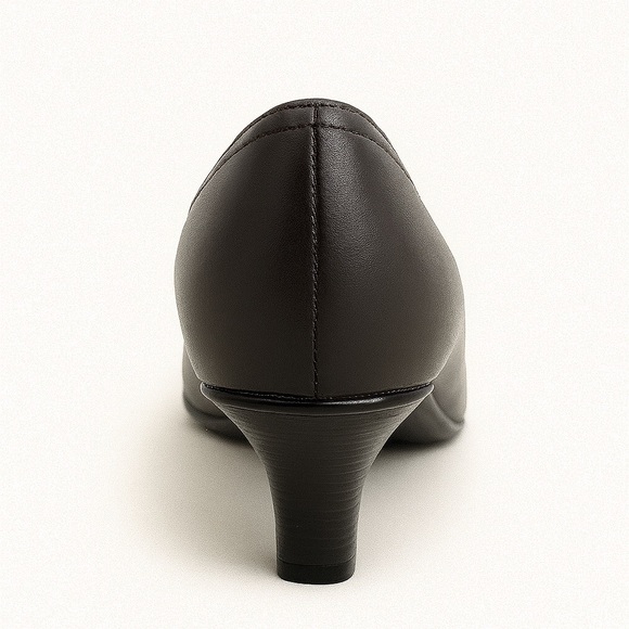 Softspots Brown Leather Heels 8.5W | Classic Round Toe Comfort Pumps - Picture 4 of 6